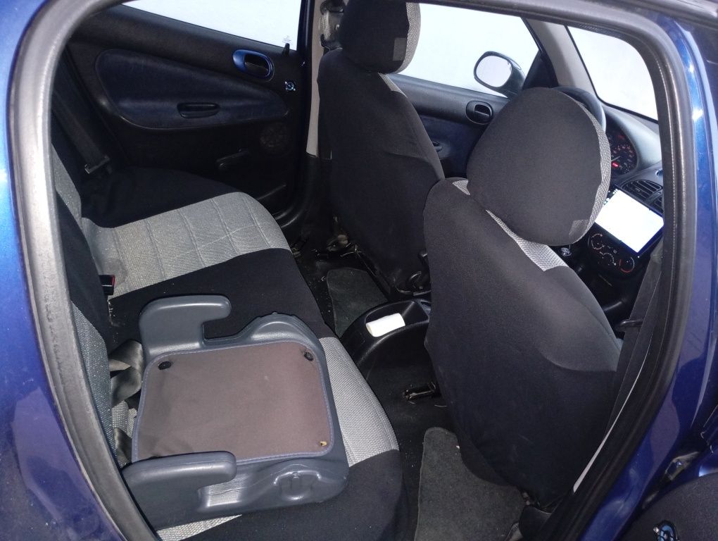 PEUGEOT 206 Hatchback (2A/C) 1.1 i 
Ano 2000
Poder: 60cv
Motor 1.1 L
E
