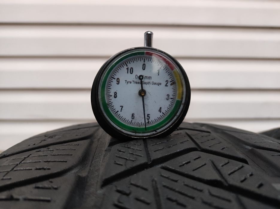 225.60.17 komplet opon zimowych Pirelli