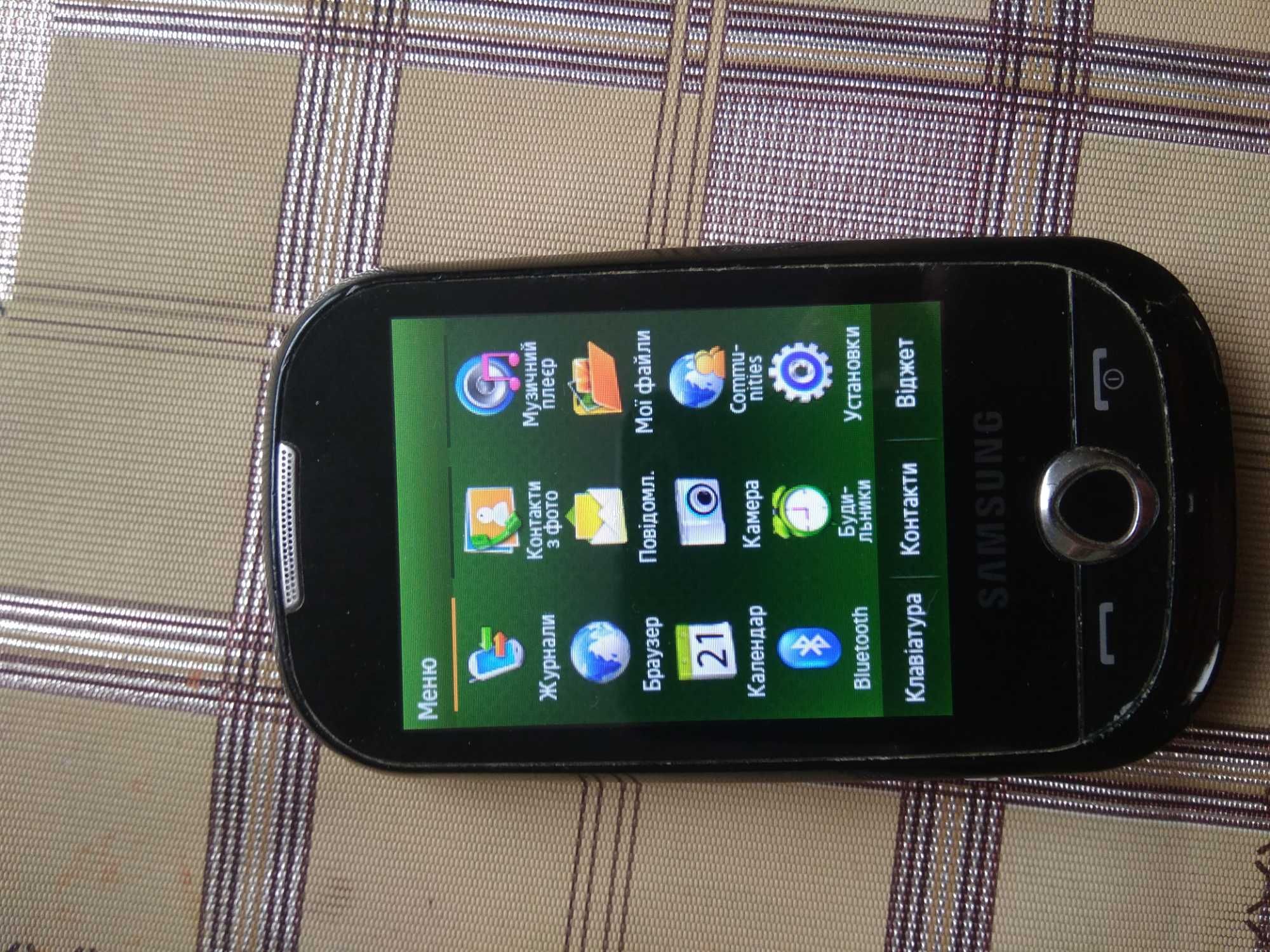 Сенсорний телефон Samsung