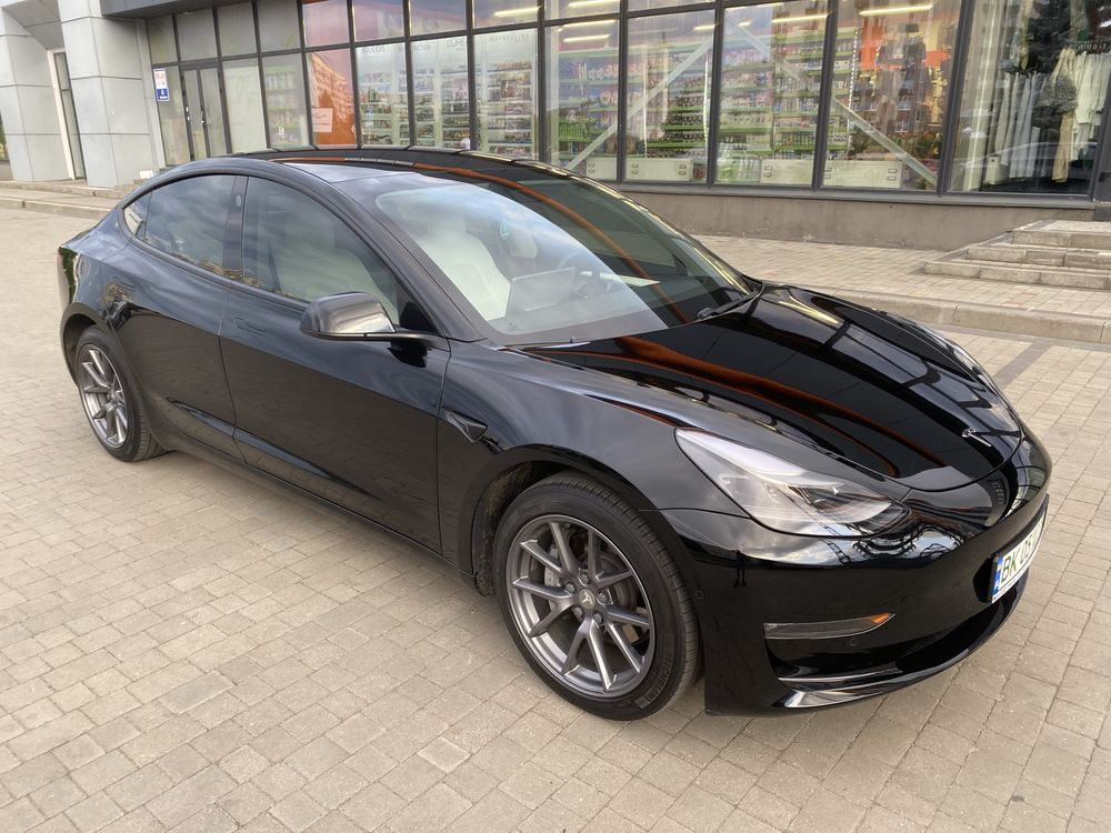 Tesla model 3 2021р. Restail