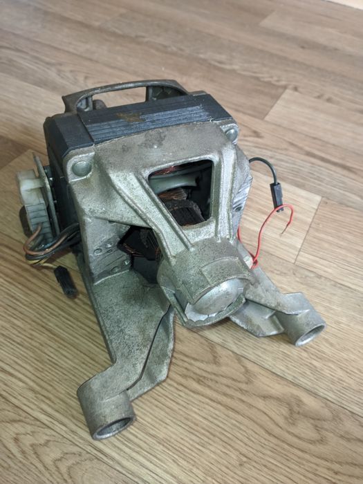 Двигун до пральної машинки