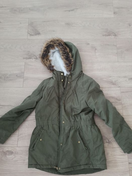 Kurtka dla dziewczynki. 146