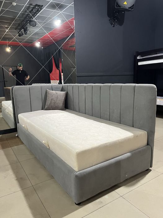 Ліжко з матрацом та підйомним механіз 90*200