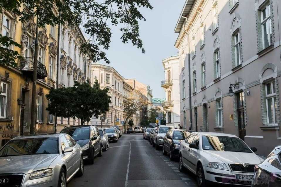 ul. Michałowskiego 15, Stare Miasto, AGH, Uniwersytet Rolniczy 2600