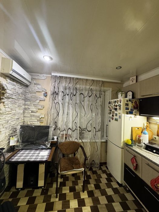 Продаж 2к квартири Дніпровський Бородинський район