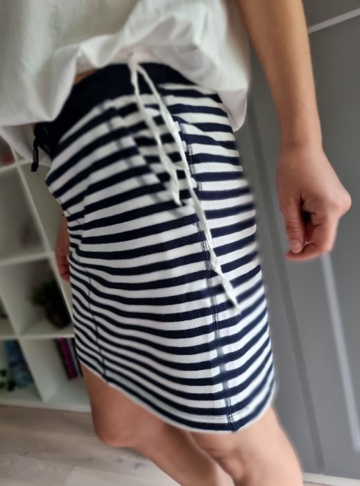 Nowa spódnica mini sportowa Reserved 38 M paski biało-granatowa styl m