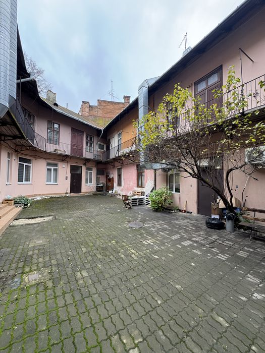 Продаж квартири під КОМЕРЦІЮ в самому центрі площа філармонії