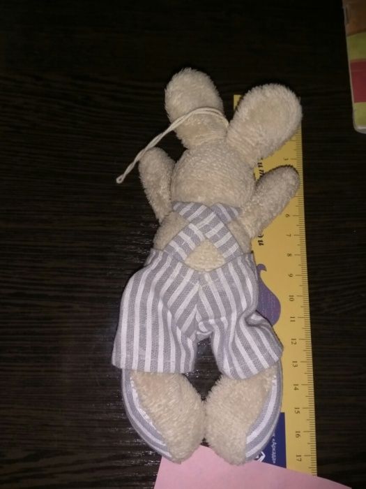 Кролик брелок , игрушка в детскую коляску кроватку зайка зайчик