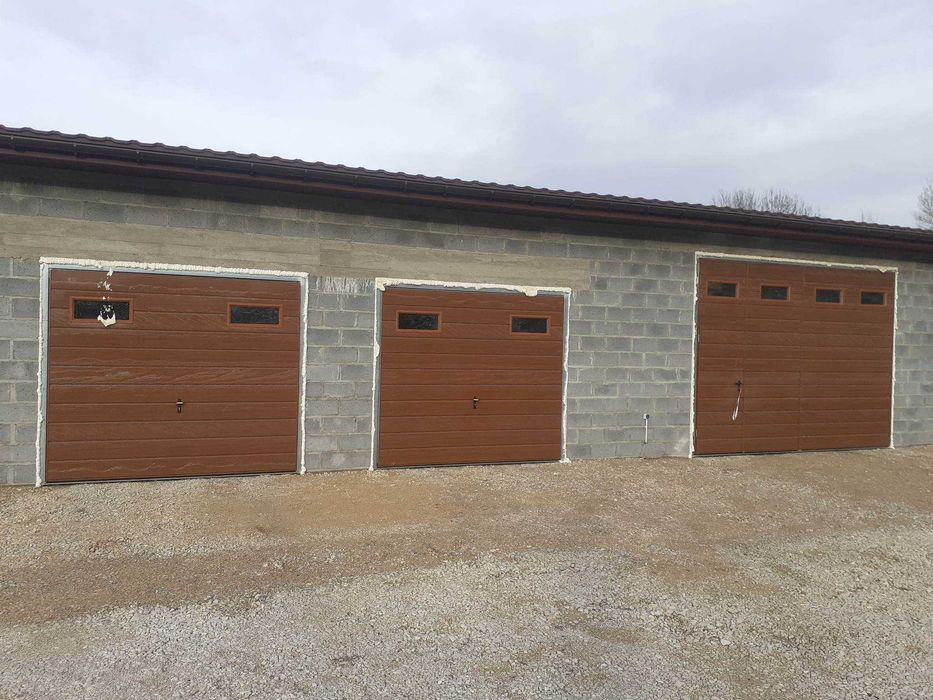 brama garażowa uchylna, dwuskrzydłowa PRODUCENT