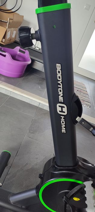 Bicicleta estática BODYTONE DS06