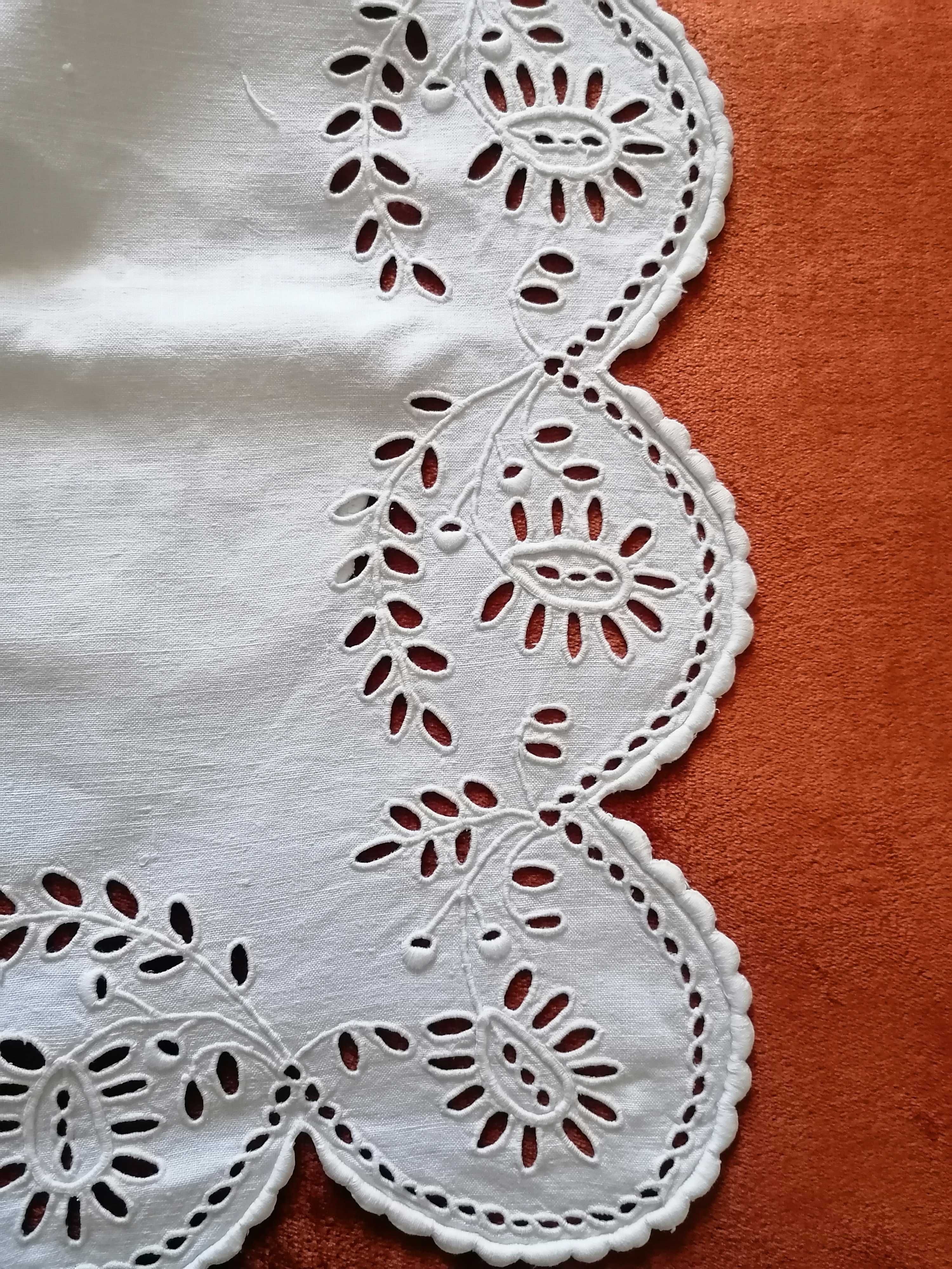 Lençol em linho caseiro com mais de 150 anos