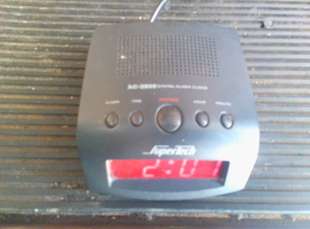 Radio z budzikiem elektryczne