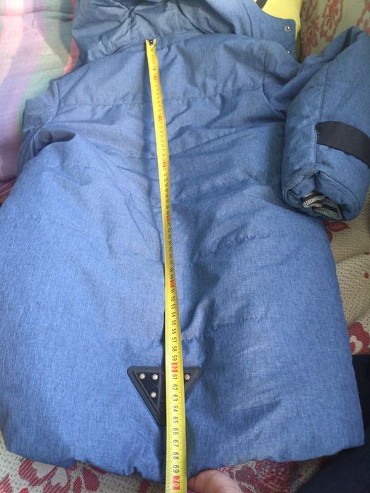 Дві курточки на дитину 8-11 рокув віддам