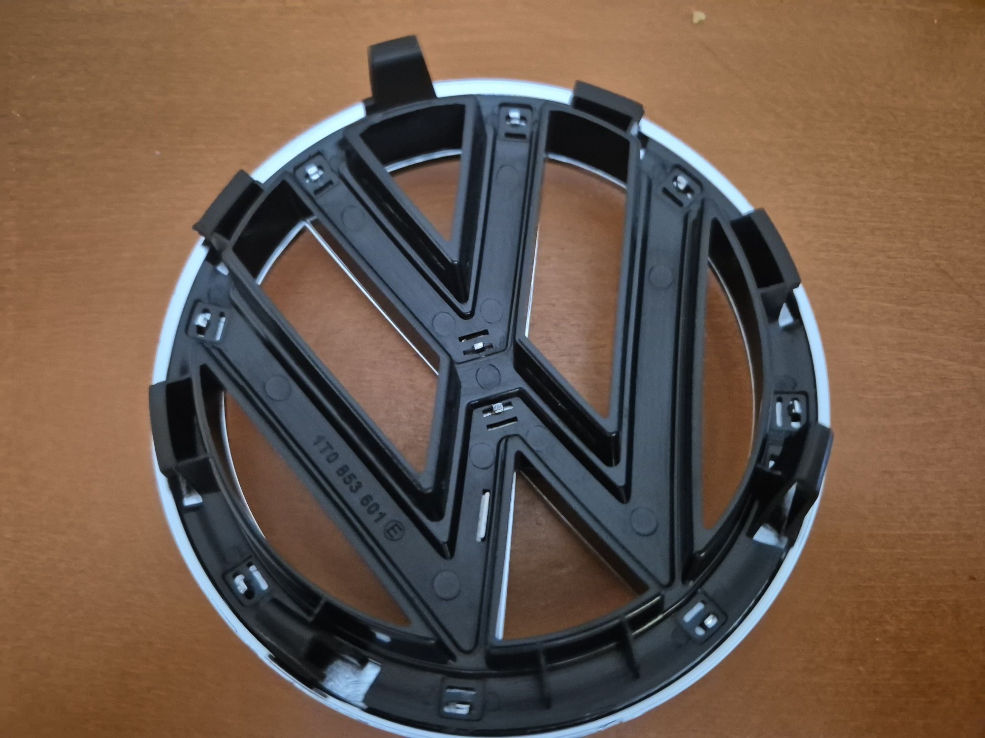Emblemat VW przód srednica 138mm  Touran ,Golf Plus , Caddy