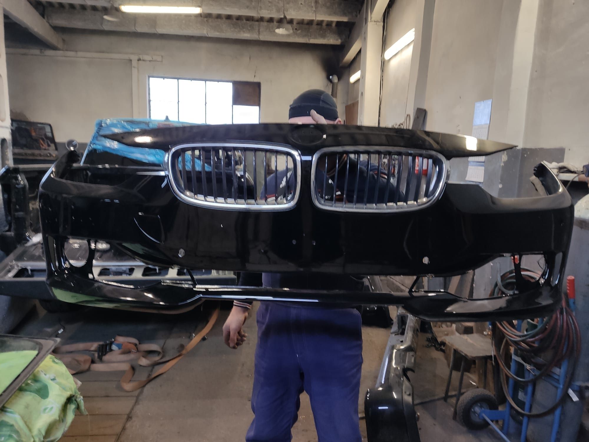 Sprzedam zderzak przedni w kolor 668 bmw f30 f31 przedlift