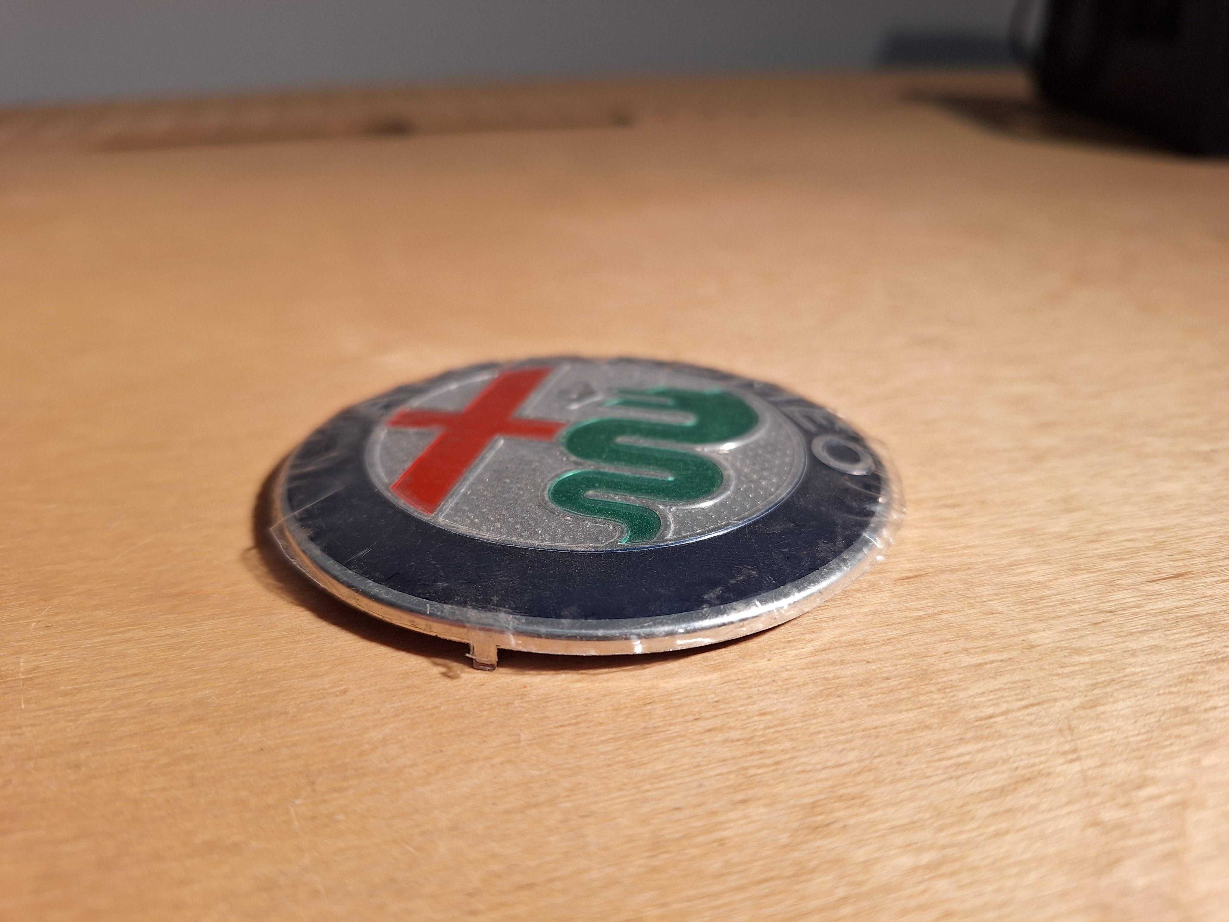 Znaczek Nowy Alfa ROmeo fi40