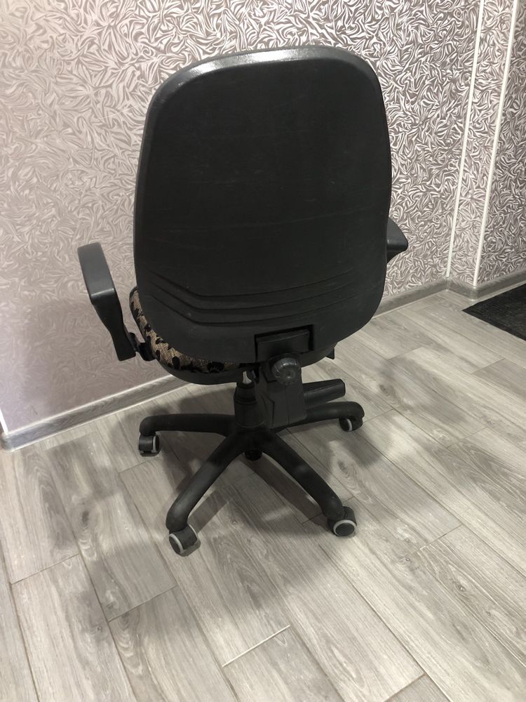 Компютерне крісло