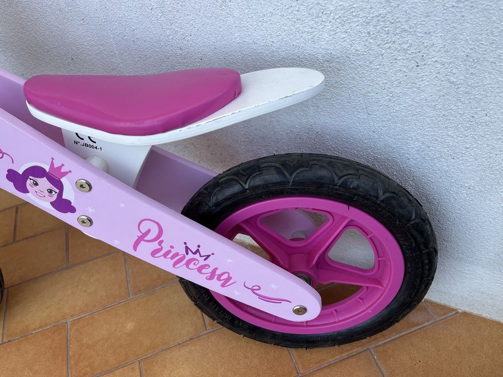 Bicicleta de madeira Princesa NOVA