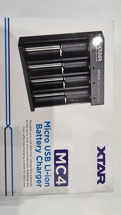 Зарядное устройство XTAR MC4 для аккумуляторов 18650 и многих других