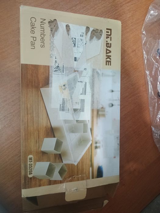 forma do pieczenia ciast z możliwością układania liter i cyfr marki Mr