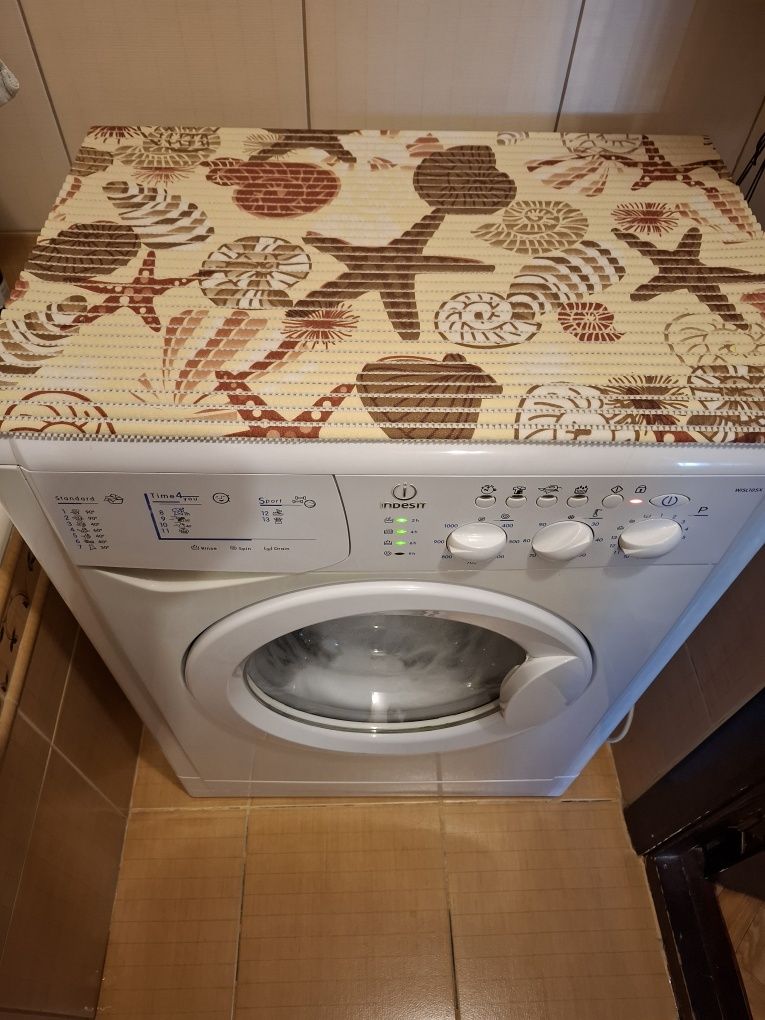 Пральна машина Indesit WISL105X