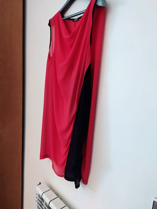 Vestido vermelho e preto