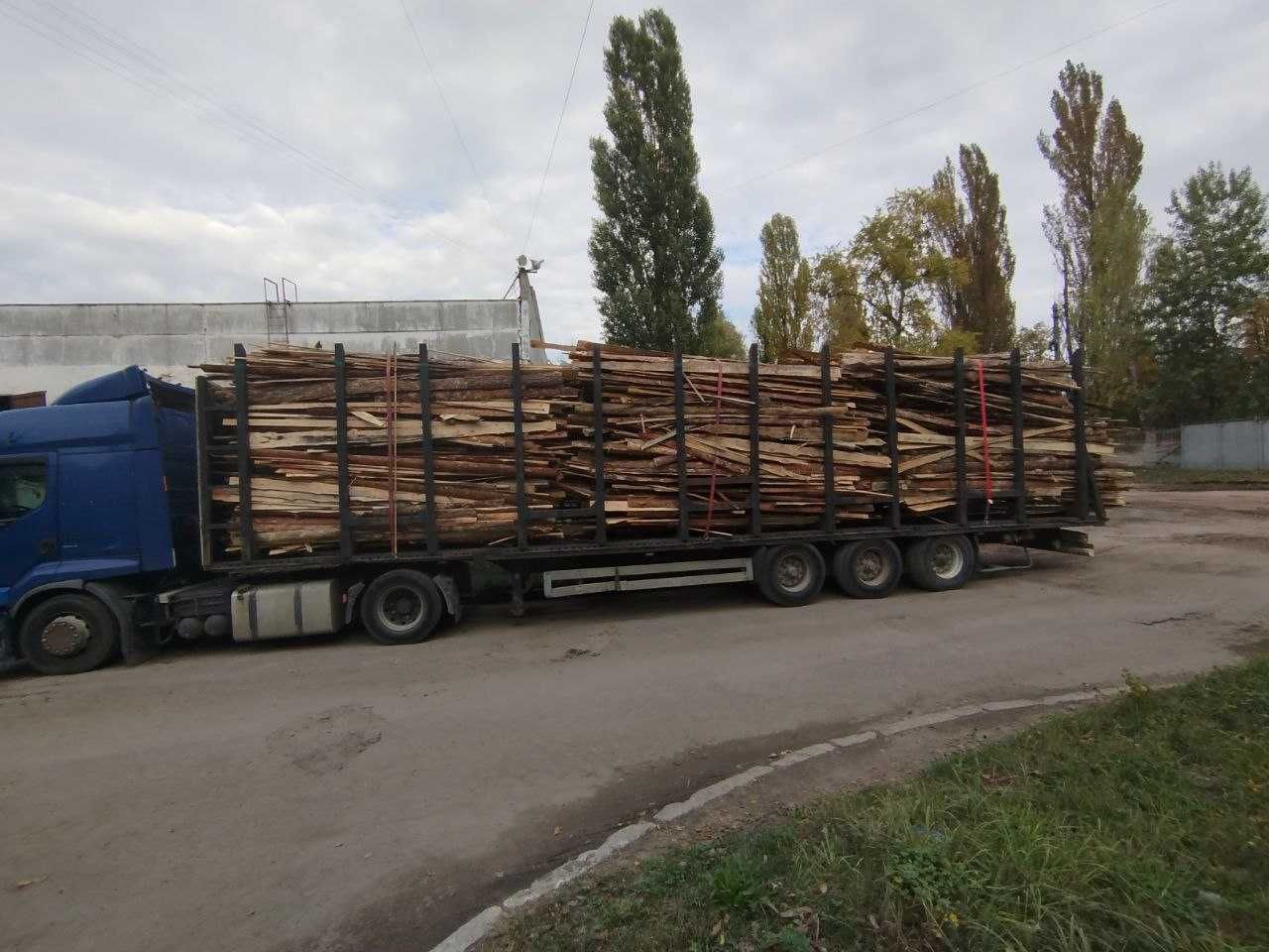 Купуємо на постійній основі дрова, обрізки, щепу та тирсу
