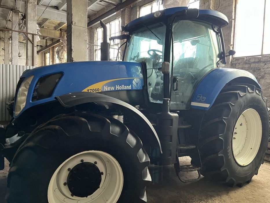 Трактор New Holland T7060
