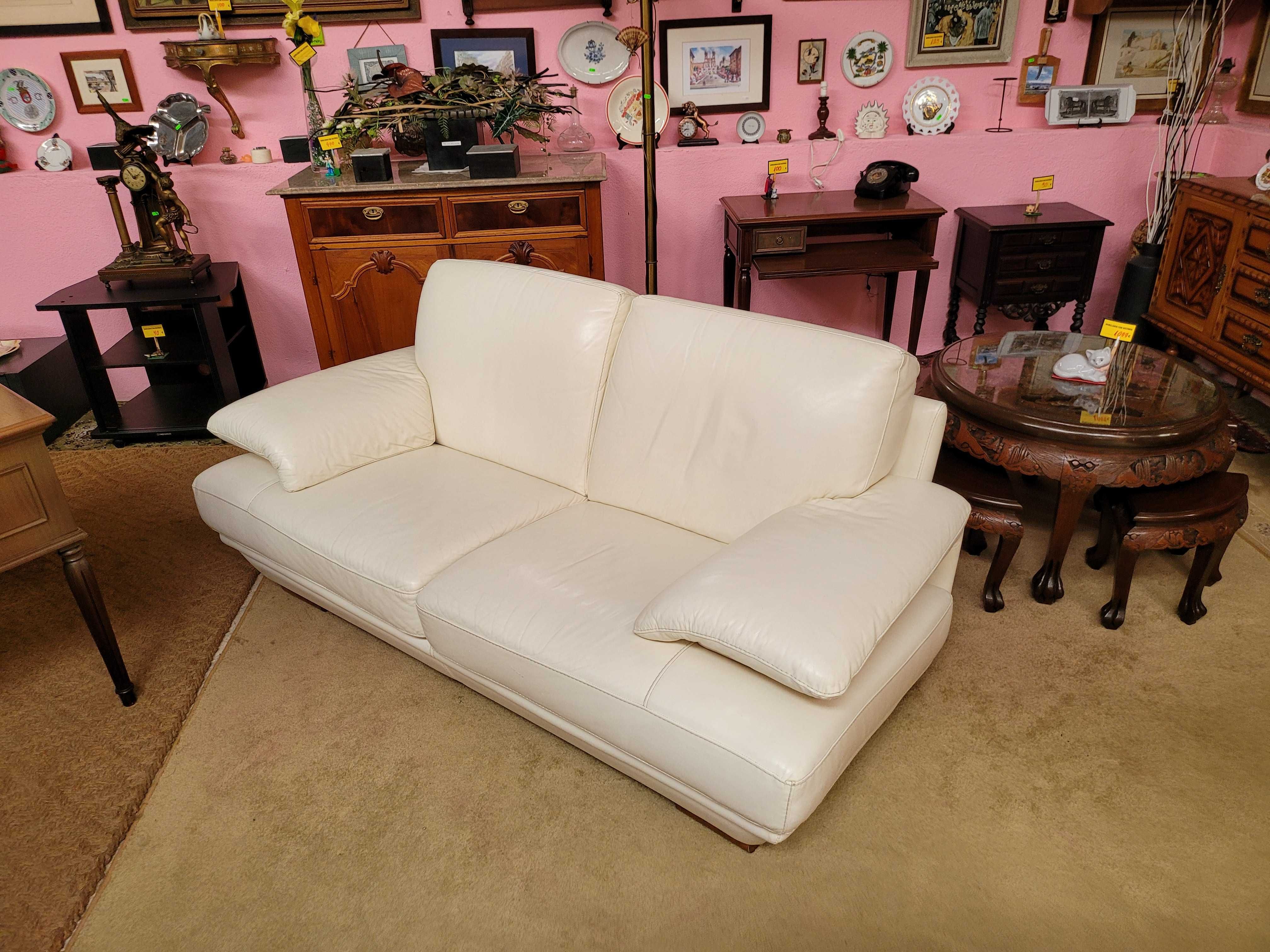Sofá em pele de cor branco - Bom estado geral