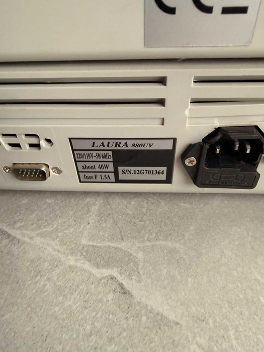 Liczarka banknotów Laura 800UV z wyświetlaczem, używana sprawna.