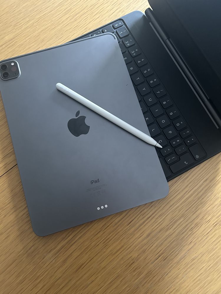 Ipad Pro 3ª geração com apple keyboard e apple pencil