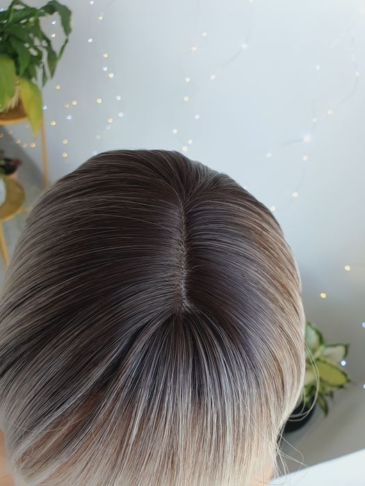 Peruka platynowy blond odrost bob z grzywką naturalna fryzura