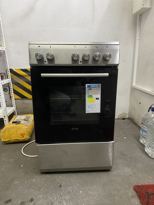 Forno com placa vitroceramica