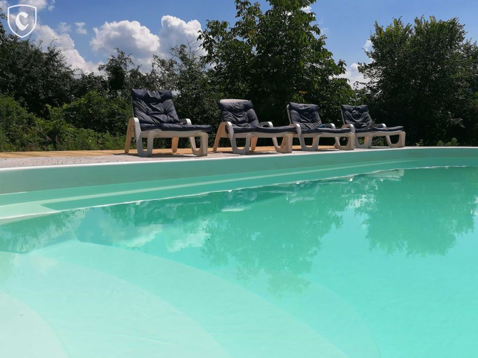 Будинок з меблями + басейн + футбольне поле. Старі Петрівці