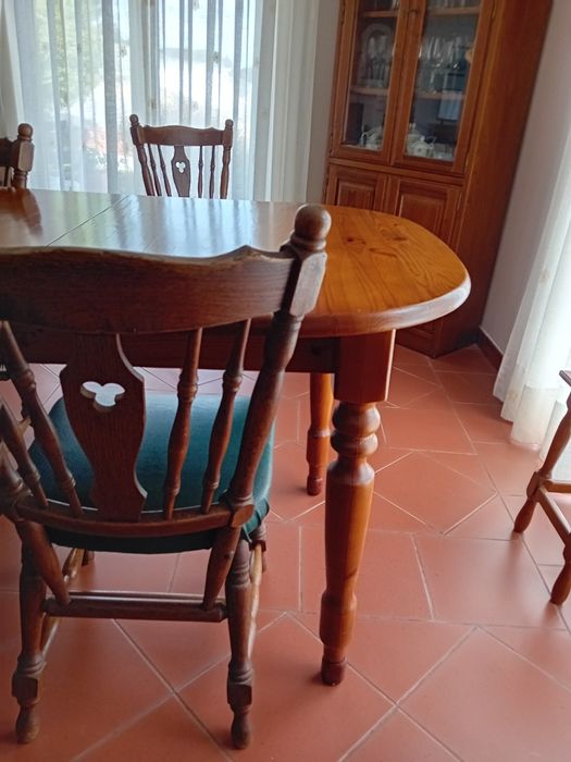 Mesa + 4 cadeiras