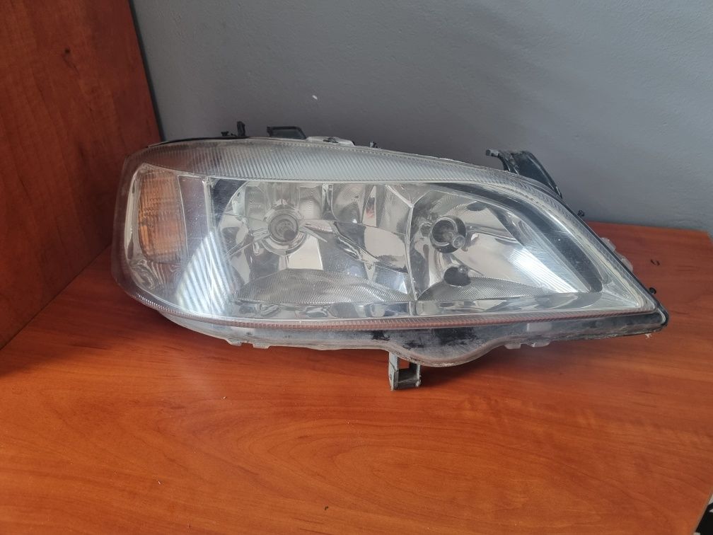 Reflektor Lampa Prawa przód Opel Astra G