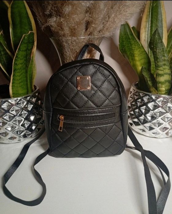 Czarny plecak pikowany mini nowy