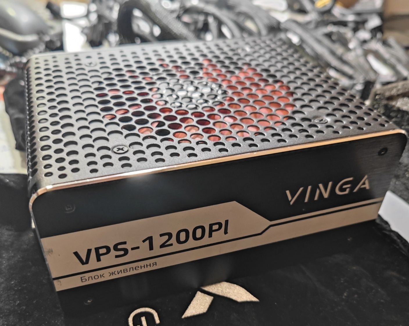 Блок живлення Vinga VPS 1200 Pl