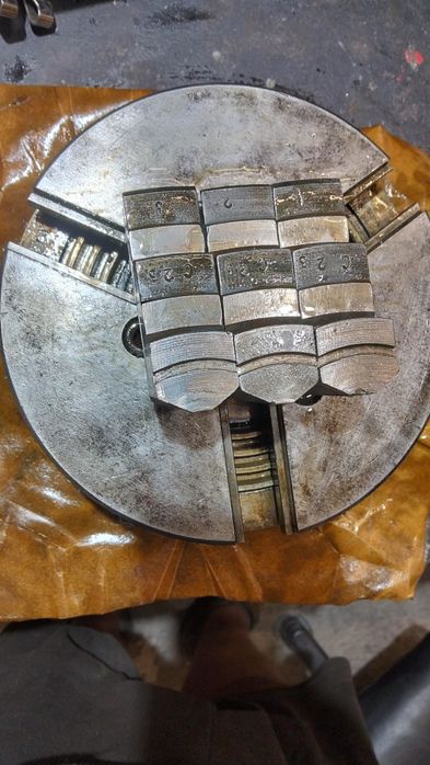 Патрон токарний 200 під 6 конус