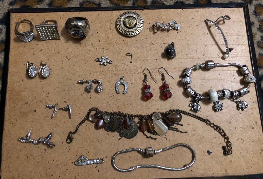 Серьги, браслеты, кольца, пирсинг в нос