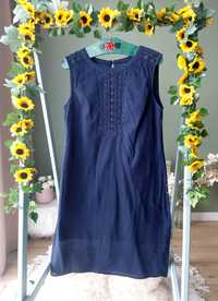 Granatowa damska sukienka letnia z Viskozy z koronka prazkowana