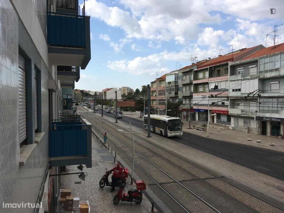 Quarto - localizado em Setubal