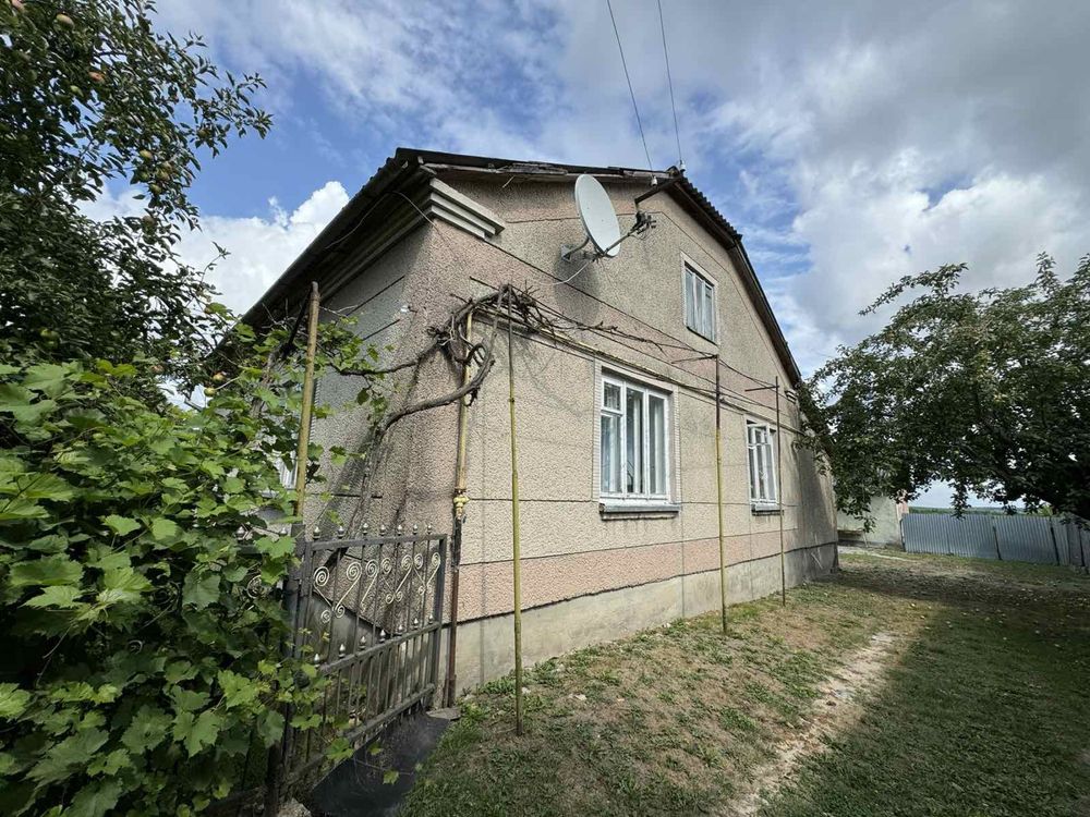 Будинок у с.Тетевчиці, Червоноградський район, поруч м.Радехів