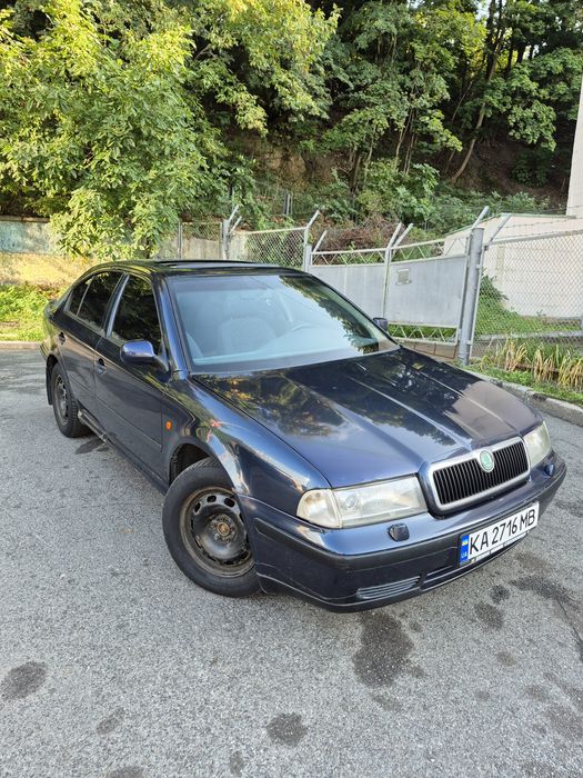 Skoda Oktavia tour 1.8mpi v20 liftback