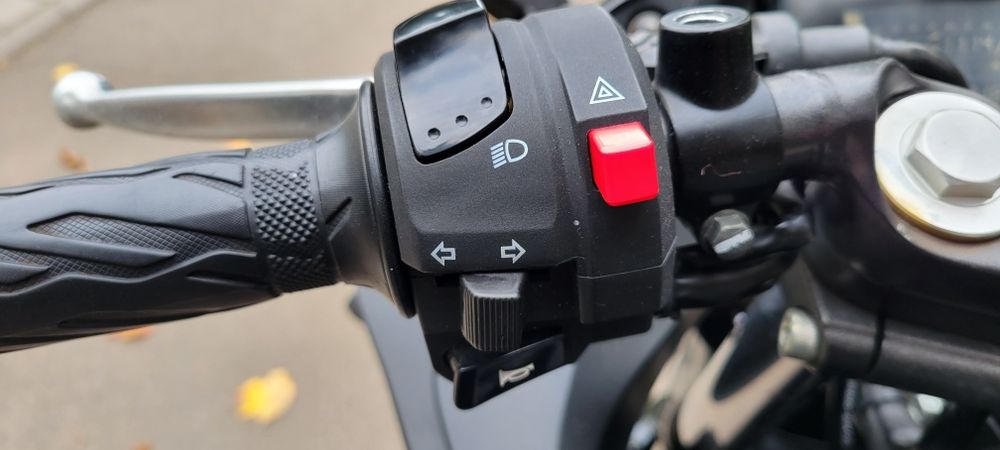 Suzuki GSX 250R, Сузукі GSR мото.