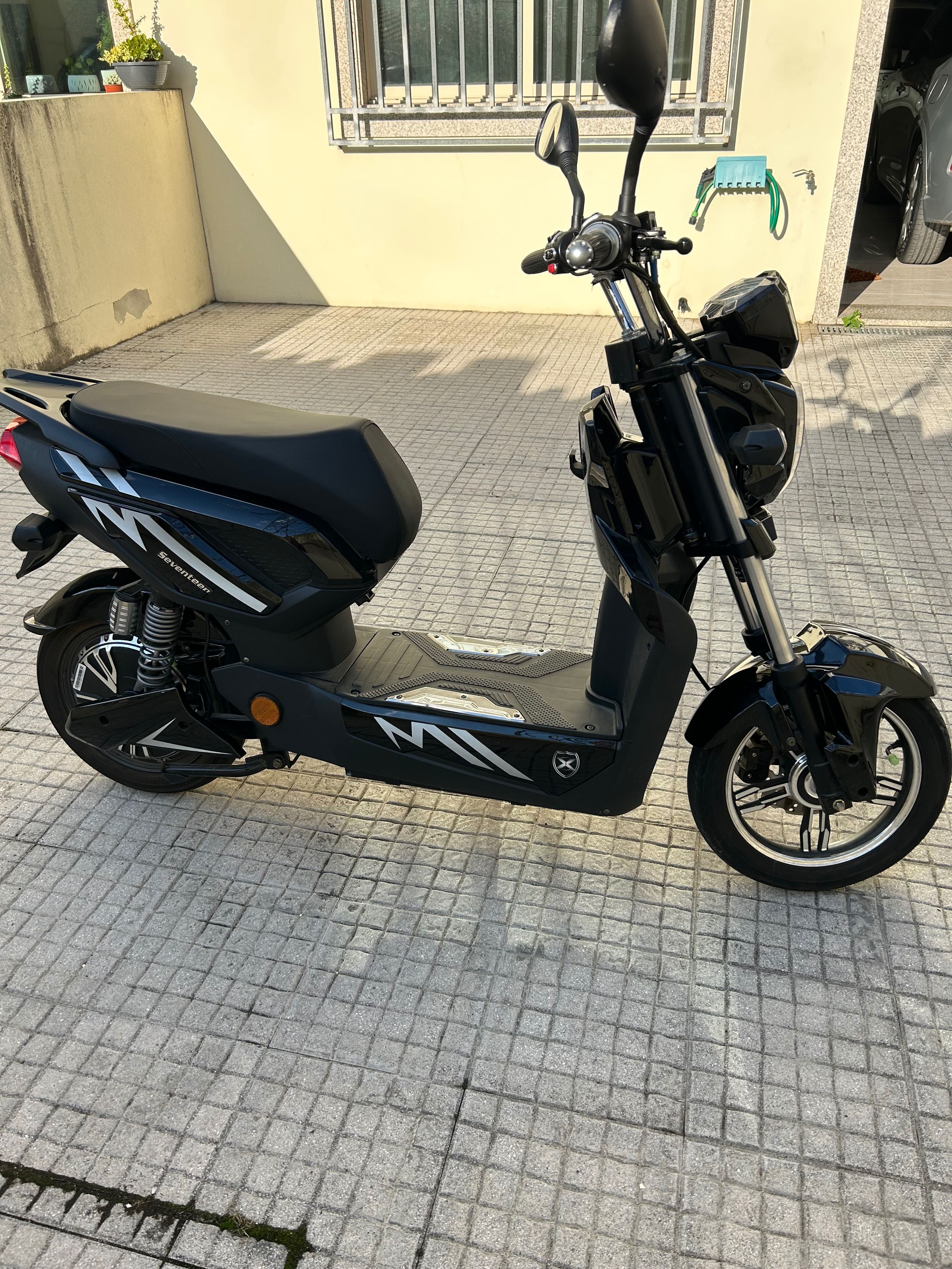 Scooter eletrica