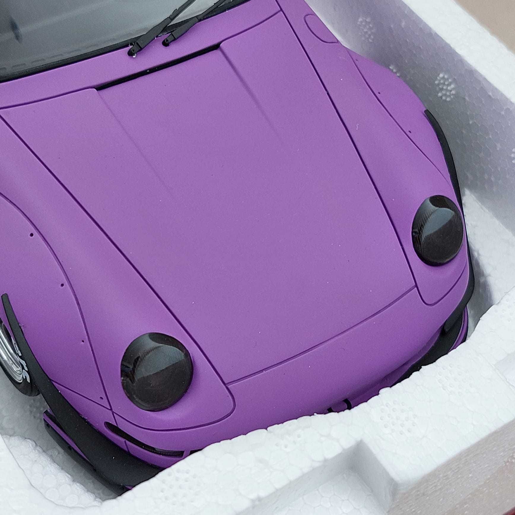 Miniatura Porsche 911 993 RWB Rotana 2016 GT Spirit 1:18