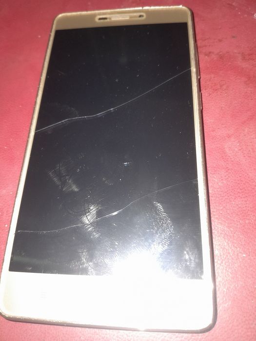 Телефон Redmi 3S,2/16,на запчасти