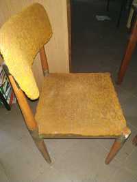 Krzesła z czasów PRL