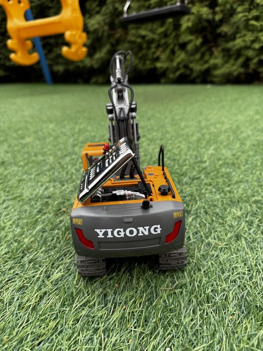 Ескаватор на пульті керування зі звуковими та світловими ефектами